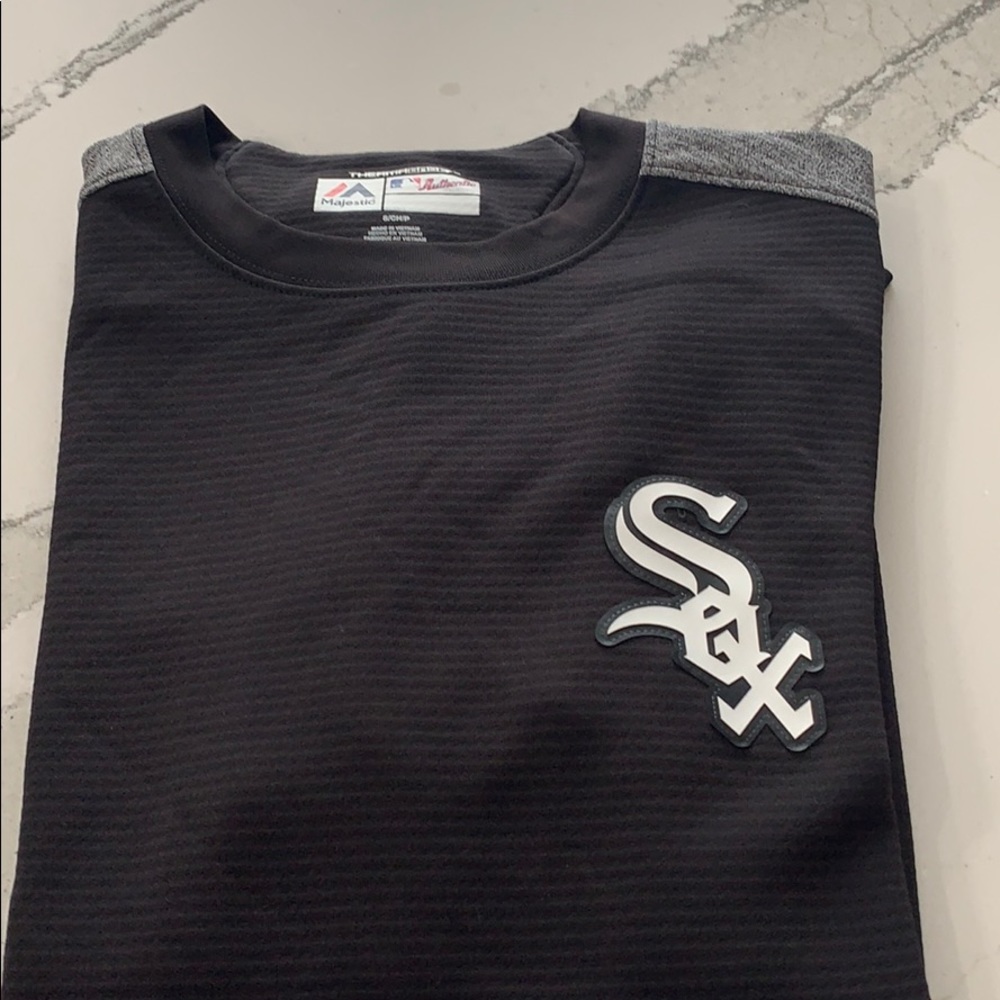 Majestic MLB Authentic White Sox Pullover on field